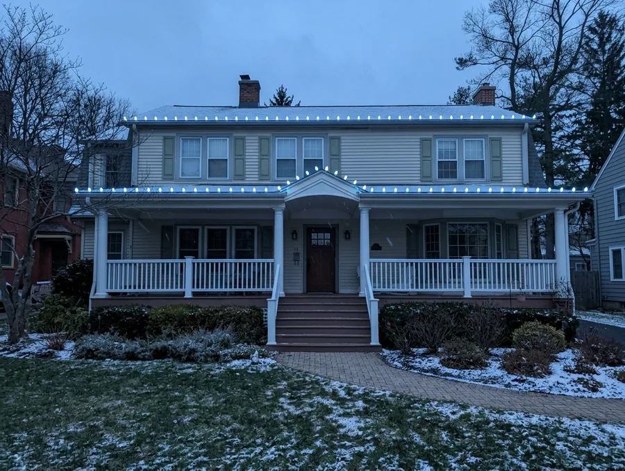 All-White Modern — a house decorated in this style