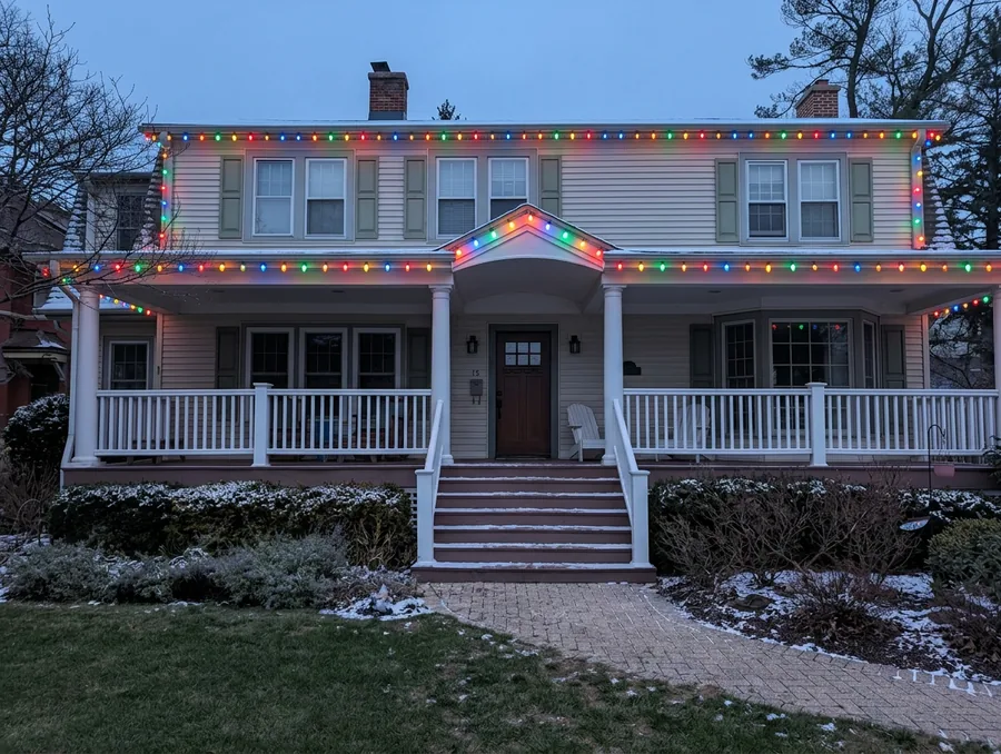 Full Griswold — a house decorated in this style